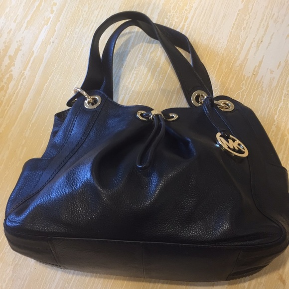 Michael Kors Handbags - Michael Kors Ludlow Black Leather Satchel
